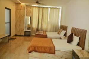 Hotel Satyam And Restaurant