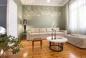 Live in Athens, PANGRATI Fine Residence