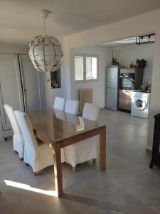 Villa avec piscine privee au calme