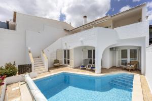 CoolHousesAlgarve Luz, 3 bed linked house, pool, superb panoramic sea view, Casa das Buganvílias