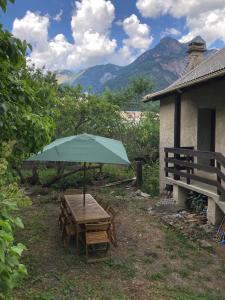 Appartement avec jardin au coeur des montagnes