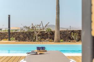 Casita Dragón y Suerte Lajares Pool