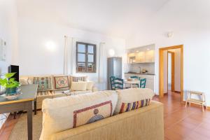 Casita Dragón y Suerte Lajares Pool