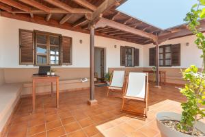 Casita Dragón y Suerte Lajares Pool