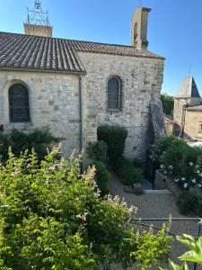 Villas Ancien Prieure renove - le jardin du cure - cour interieure - calme - 8 personnes : photos des chambres