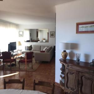 Appartements Elegant 120m With Balcony Near The Beach : photos des chambres