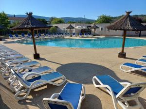 Ardèche Horizon, Appartement climatisé avec Terrasse, Piscine et Parking