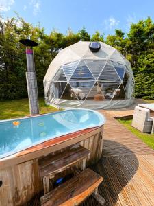 Beautiful Olive Pod Geo Dome House with Hot Tub