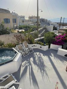 Gemini Cave Tzimara ,with mini plunge pool and hot tub