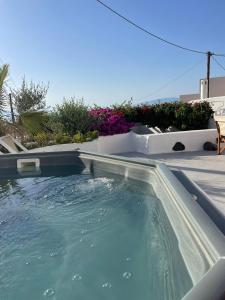 Gemini Cave Tzimara ,with mini plunge pool and hot tub