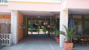 Central Residence 