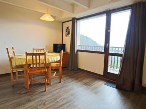 Studio cabine avec balcon et cuisine équipée à Chamrousse - FR-1-340-153