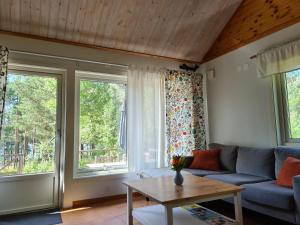 Gärdsholmen- Cabin on privately owned island "Boken"- boat included