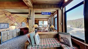 Nicely Remodeled 2 Bedroom Condo in Mammoth!