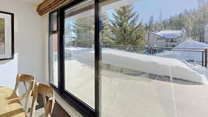 Renovated 2 Bedroom Condo with Elevator Access!