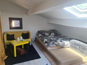 Maisons de vacances family home between land and sea with pool : photos des chambres