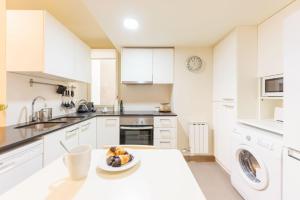 Bravissimo Cort Reial 4A Duplex, Monthly Apartment