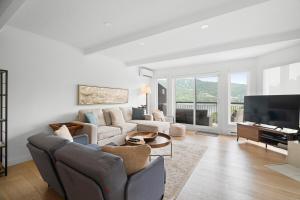 Huge 3 Bedroom Condo with a View