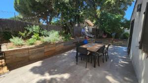 Maisons de vacances family home between land and sea with pool : photos des chambres