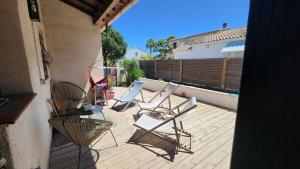 Maisons de vacances family home between land and sea with pool : photos des chambres