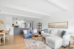 Huge 3 Bedroom Condo with a View