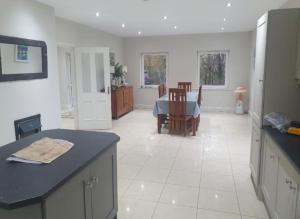 Tigh Dawros - Charming 4-bedroom house with WiFi in beautiful Kenmare, Kerry