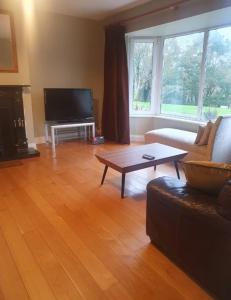 Tigh Dawros - Charming 4-bedroom house with WiFi in beautiful Kenmare, Kerry