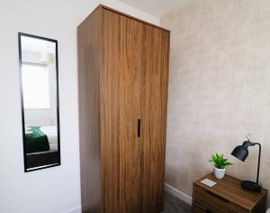 Lancaster 2 Bedroom House - Driveway Parking