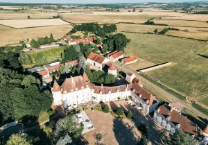 Sejours chez l'habitant Domaine familial du chateau de Ragny : photos des chambres