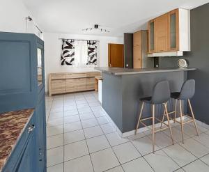 Appartements Maison spacieuse, piscine parking prive & jardin : photos des chambres