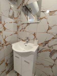 Green Apart Residence Including Parking Place