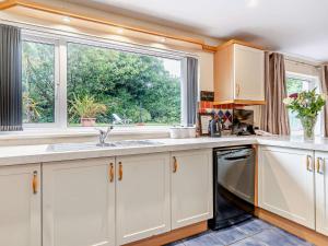 5 Bed in Tenby 56683
