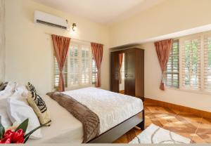 White Lotus Villa by StayJadeJacuzziGardenPond