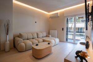 Elegance At The Acropolis