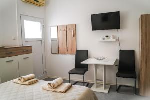 Studio Mia with free onsite parking 