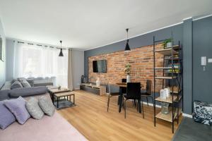 Modern Apartment Poznań Jaworowa Perfect for Remote Work by Noclegi Renters