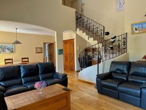 Villas VILLA avec piscine WIFI parking (Villeneuve Loubet) : photos des chambres