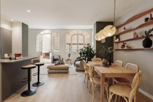 Peten - 3 bedrooms, terrace and balcony in Gràcia