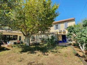 Maisons de vacances Large Artist-s House in Provence : photos des chambres