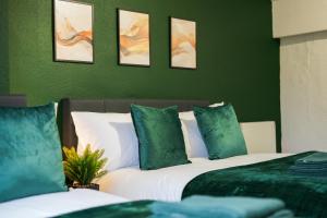 Extended Visits Spacious Sheffield House, sleeps 8