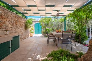 Casa olBol - Modern Apartment with Seaview and Private Large Backyard