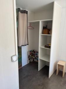 Mobile-home dans un camping