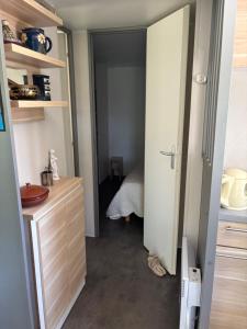 Mobile-home dans un camping