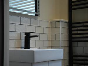 Spacious Cardiff Apartment for Large Groups!