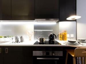 Student Only, Standard Studio Yugo therese house