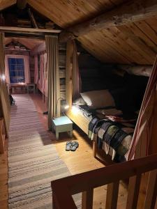 Cozy 1850s timber cabin and sauna with amazing view