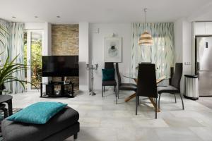 Riviera Dream Gardens by Alfresco Stays