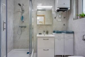 Apartment Smode With Bayview - Happy Rentals