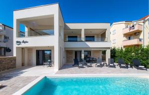 Beautiful Home In Srima