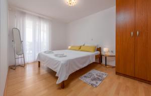 1 Bedroom Beautiful Apartment In Seline 